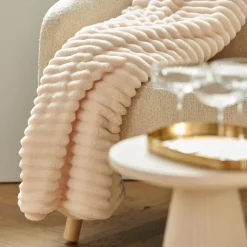 Nadi Manta Branco><noscript><img width=